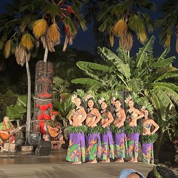 Chief's Luau - Performing Arts Near Me - Kapolei, Hawaii