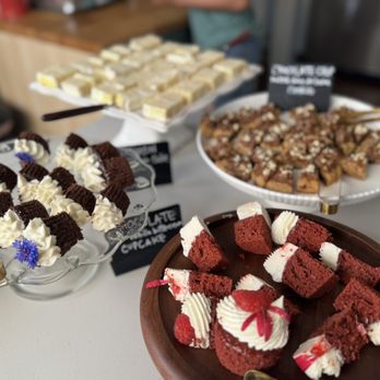 Ina Bakes - Custom Cakes Near Me Ina Bakes - Custom Cakes Near Me