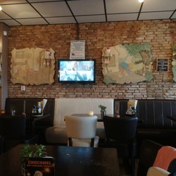 Pannekoekenhuisje 'Hans & Grietje' - Binnenspeelhoek in de kelder, je kan de kinderen zien dmv  schermen in het restaurant . Een beetje vreemd maar ook wel handig!!
