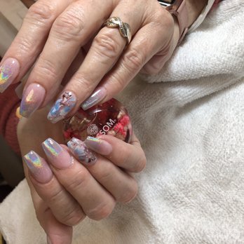 Lucky Nails - The oil in the jar smells so pretty - Nail Salons Near Me - Bay Point, California