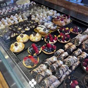 Rosetta Bakery - Display case - Bakeries Near Me - Miami Beach, Florida Rosetta Bakery - Display case - Bakeries Near Me - Miami Beach, Florida