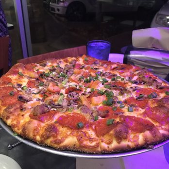 Round Table Pizza - Pizza Near Me - Kailua, Hawaii