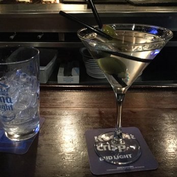 Lewis' - Fine Martini - Sports Bars Near Me - Norwood, Massachusetts
