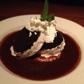 Rutherford Grill - Oreo cookie ice cream sandwich - American Near Me - Rutherford, California