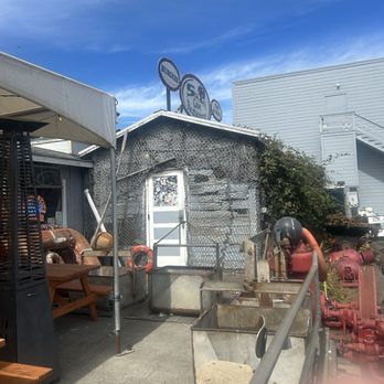 Sea Pal Cove - Atmosphere - Fish & Chips Near Me - Fort Bragg, California Sea Pal Cove - Atmosphere - Fish & Chips Near Me - Fort Bragg, California