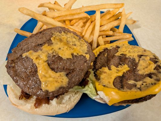 W & M Bar B-Q Burger by null