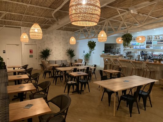 Willow & Wren Cafe' : Coffee, Wine, and Provisions by null