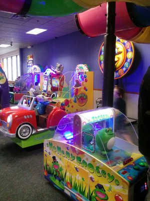 Chuck E. Cheese by null