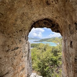 Trunk Bay - An old 1700' Dutchs watchtower