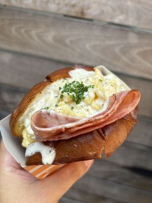 Egg Tuck by null