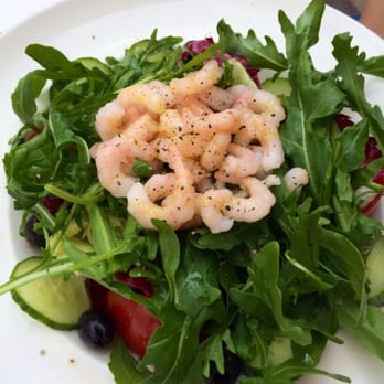 Al Dente - arugula radicchio salad with shrimp - Italian Near Me - Tübingen, BW