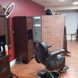 Shaggy The Barber - Inside the barbershop on my first day open. Come on by!