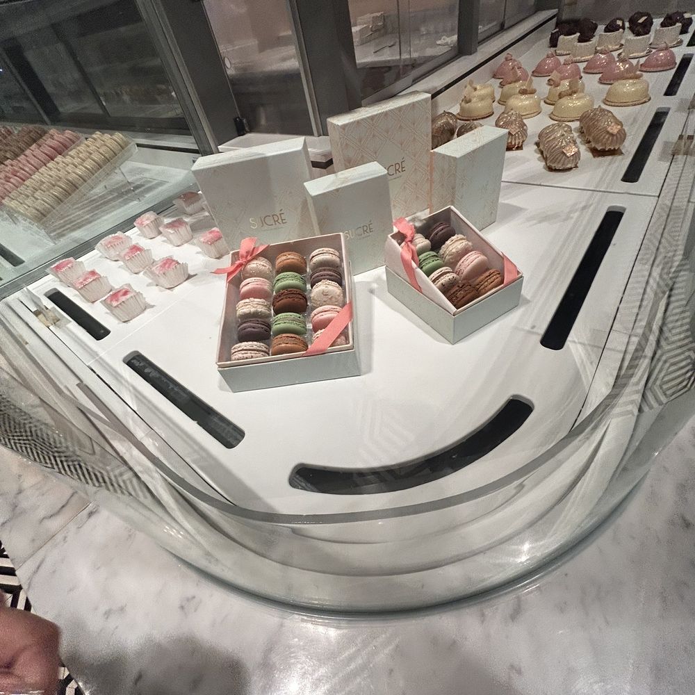 Sucré - Maroon box's - Desserts Near Me - New Orleans, Louisiana Sucré - Maroon box's - Desserts Near Me - New Orleans, Louisiana