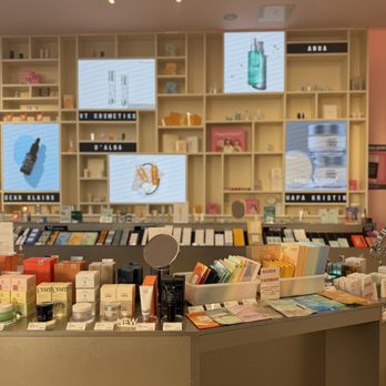 Skeye Optometry & Aesthetics - Optometrists Near Me - Los Angeles, California Skeye Optometry & Aesthetics - Optometrists Near Me - Los Angeles, California