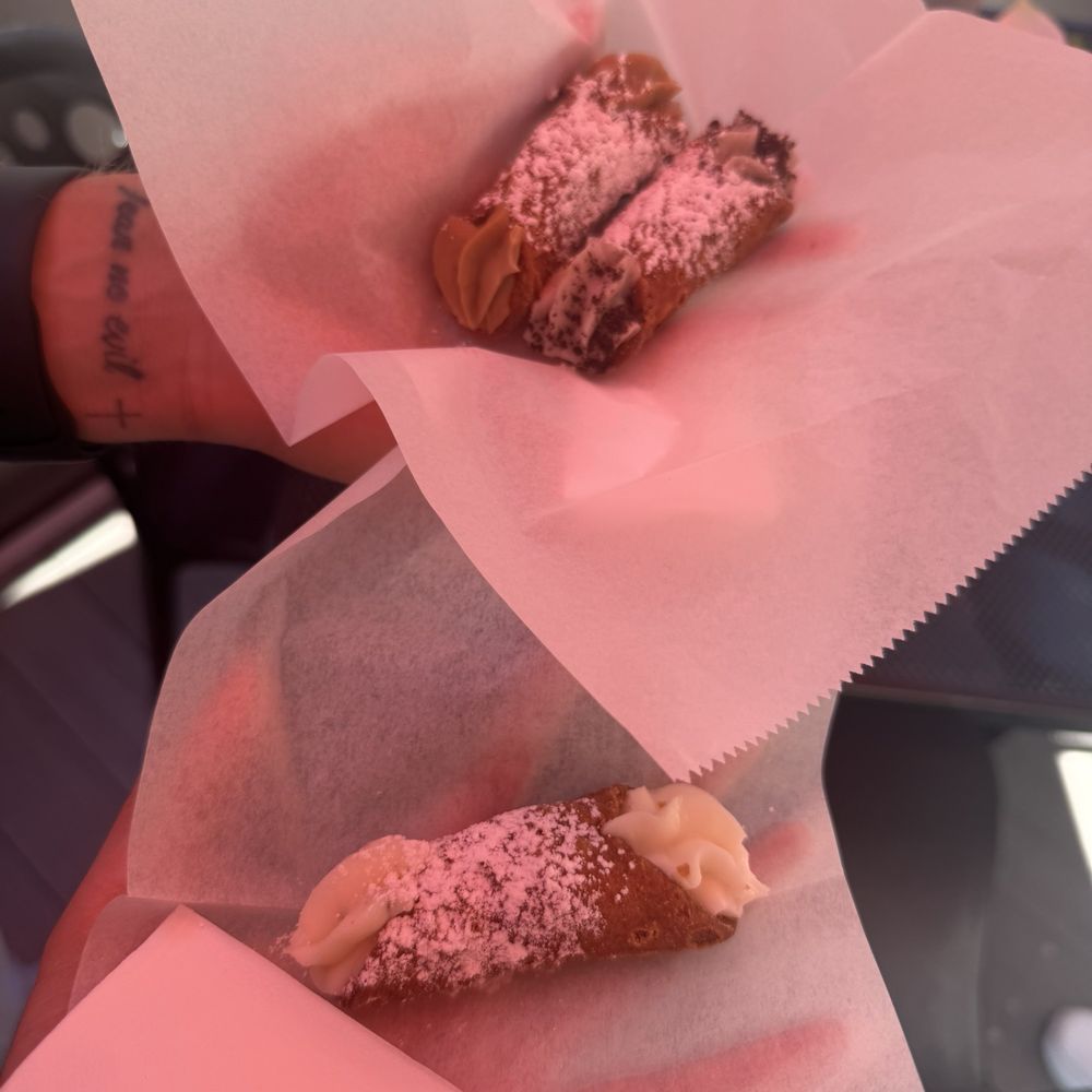 Cannoli King - Mini cannolis - Desserts Near Me - New York, New York Cannoli King - Mini cannolis - Desserts Near Me - New York, New York