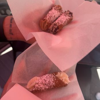 Cannoli King - Mini cannolis - Desserts Near Me - New York, New York Cannoli King - Mini cannolis - Desserts Near Me - New York, New York