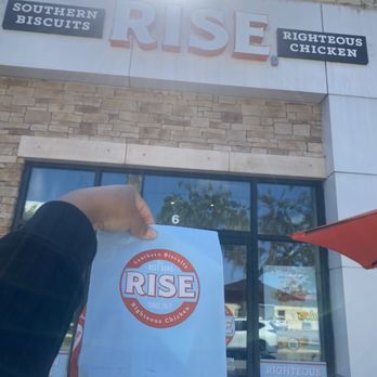 Rise Southern Biscuits & Righteous Chicken - Chicken Shop Near Me - Winter Park, Florida