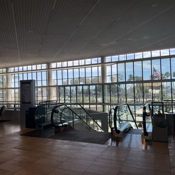 Hyatt Regency Long Beach - Lobby - Hotels Near Me - Long Beach, California