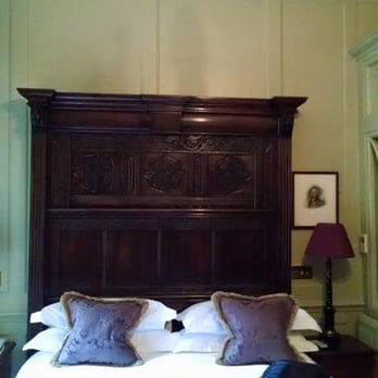 Hazlitts Hotels - Amazingly comfortable (and pretty) bed - Hotels Near Me - London, XGL