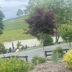 Endhardt Vineyards - Outdoor seats