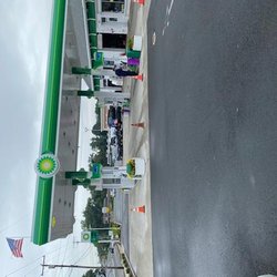 Hazlet Plaza Gulf - untitled