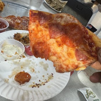 King Leo's Pizza - Got stale quick - Pizza Near Me - Bakersfield, California King Leo's Pizza - Got stale quick - Pizza Near Me - Bakersfield, California