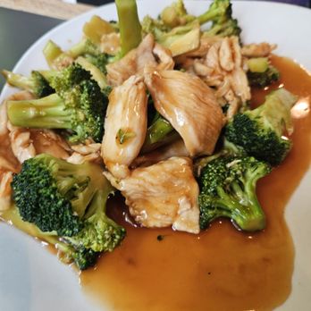 Soho Bistro - Chicken and Broccoli - Chinese Near Me - Charlotte, North Carolina