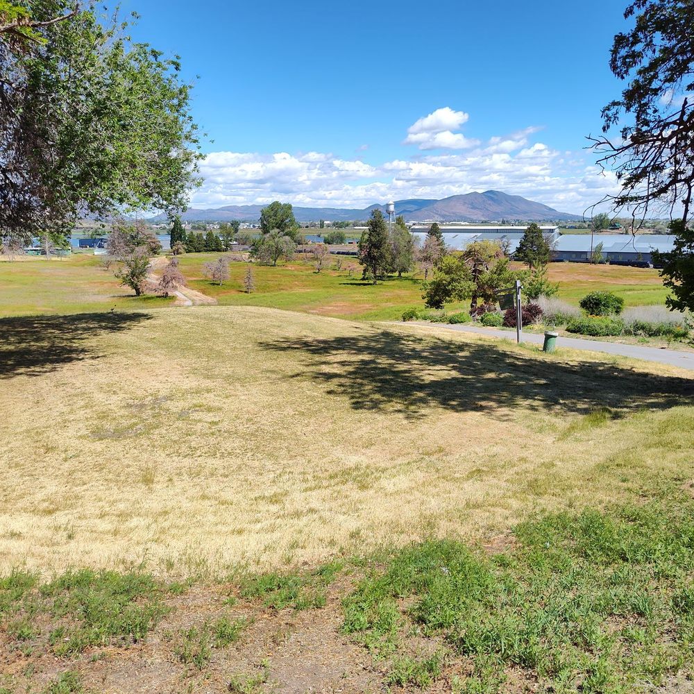 The Growler Guys - Tee box for hole 10 - Pubs Near Me - Klamath Falls, Oregon