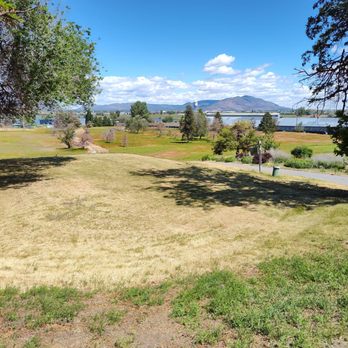 The Growler Guys - Tee box for hole 10 - Pubs Near Me - Klamath Falls, Oregon The Growler Guys - Tee box for hole 10 - Pubs Near Me - Klamath Falls, Oregon