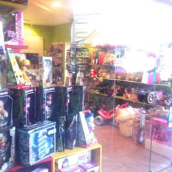 Pingo de Gente - Entrada da loja de brinquedos!