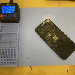 Phone Physician Phone Repair - Prepping phone for back glass repair