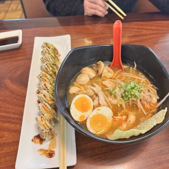 Shin Restaurant - Thai Near Me - Long Beach, California