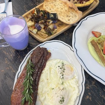 Sweet Maple - Francis Soufflegg Skillet (top) + Millionaire's Candy (bottom) - Breakfast & Brunch Near Me - Cupertino, California