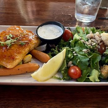 Father Paddy's - The salmon itself was excellent and the sauce is to crave. - Irish Pub Near Me - Woodland, California