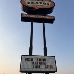 Los Bravos - Landmark sign