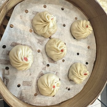 Paradise Dynasty - B5. Original Xiao Long Bao (Chicken) 原味小笼包 (鸡肉馅) - Singaporean Near Me - Costa Mesa, California Paradise Dynasty - B5. Original Xiao Long Bao (Chicken) 原味小笼包 (鸡肉馅) - Singaporean Near Me - Costa Mesa, California