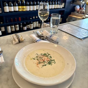 Neptune Oyster - Seafood Near Me - Boston, Massachusetts
