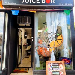 The Squeeze Juice bar - Exterior