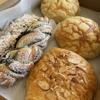 Cloverleaf Coffee & Bakery - Desserts Near Me - Temple City, California