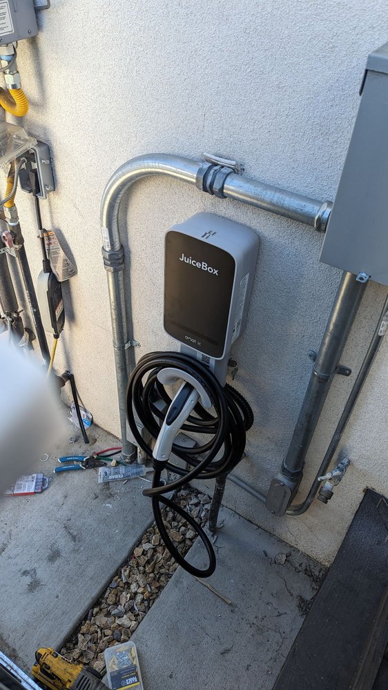 Slide of Freddys Electrical