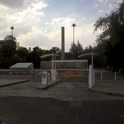 Estacionamiento Monumento a la Madre