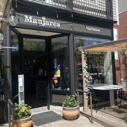 Manjares Tapas and wine - They now offer breakfast