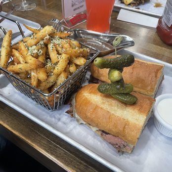 Brooklyn Dip And Burger - Burgers Near Me - Mineola, New York