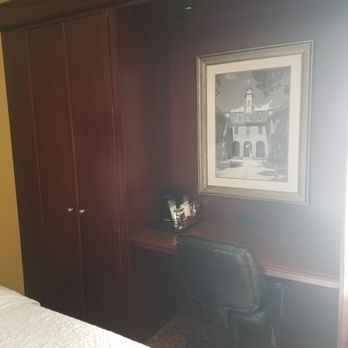 Hampton Inn & Suites Williamsburg-Richmond Rd - Desk - Hotels Near Me - Williamsburg, Virginia