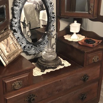 Mimi’s on main - Decanter and Stand I purchased - Antiques Near Me - Conroe, Texas