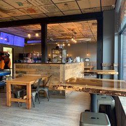 Yonah Coffee And Cafe - Inside