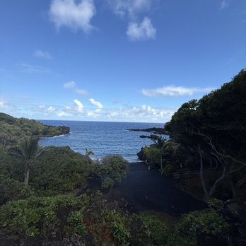 Black Sand Beach - Beaches Near Me
