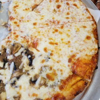King's Pizza & Grill - Pizza Near Me - Clearwater Beach, Florida