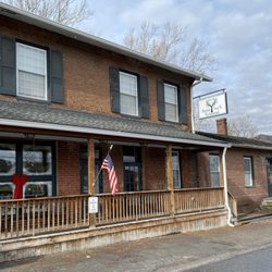 Family TreeTs - Outside (Family TreeTs: Low Moor, VA)