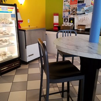 Hartzell's - interior - Ice Cream & Frozen Yogurt Near Me - Bloomington, Indiana